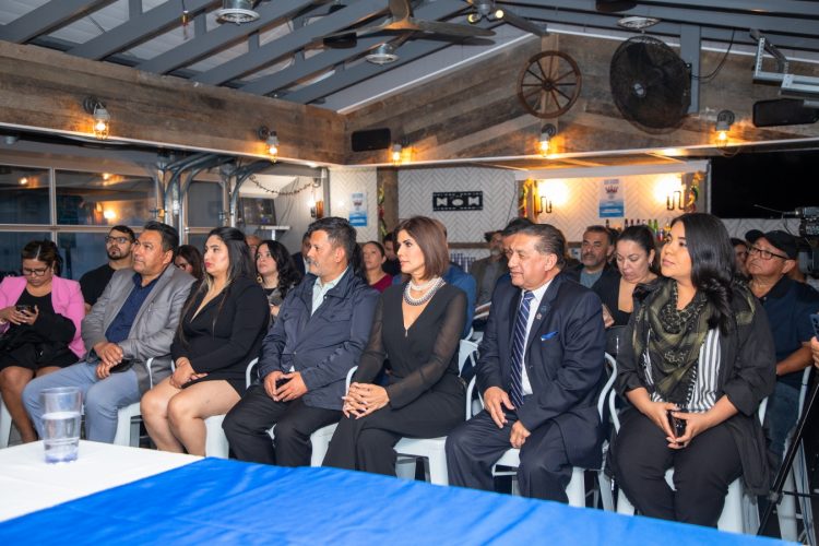 Durante la misión en territorio estadounidense, el presidente de Invest, Salvador Gómez Góchez, se reunió con la embajadora de El Salvador en Estados Unidos, Milena Mayorga. Foto / Diario El Salvador.