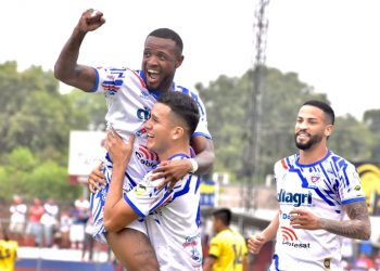 Firpo ganó, gustó y goleó 5-1 al 11 Deportivo