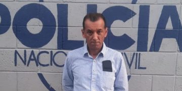 Autoridades capturan a hombre con seis órdenes judiciales por estafa