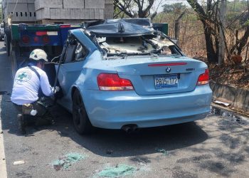 Mexicano conducía BMW que impactó contra rastra en inmediaciones del autódromo El Jabalí