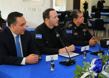 Gabinete de Seguridad comparte experiencia en combate al crimen con representantes de Guatemala y Honduras