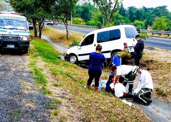 Accidente de tránsito en Cuscatlán deja dos menores lesionados