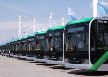 El Salvador negociará préstamo para buses modernos