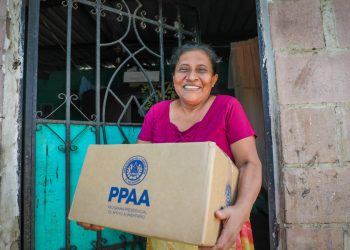 Gobierno entrega paquetes de alimentos a familias de municipios de Sonsonate