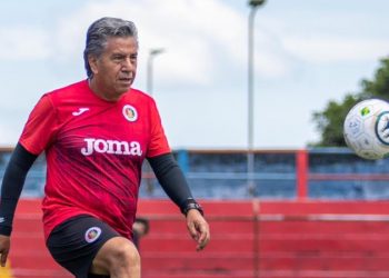 Raúl Arias no sigue como DT de FAS