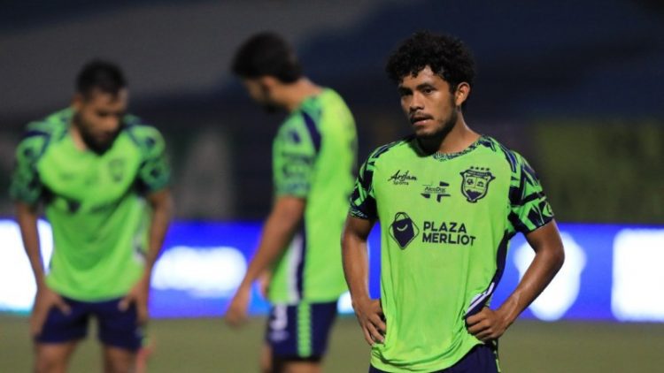 Santa Tecla podría perder puntos, por la situación con el técnico Fran Medrano