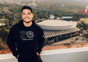Carlos Rivera se presenta esta noche en El Salvador como parte de su gira «Un tour a todas partes»