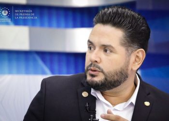 Douglas Rodríguez, presidente del BCR: «Como ya no tienen que pagar extorsión, las empresas ahora reinvierten en El Salvador»