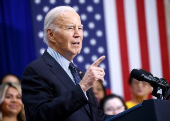 Biden evalúa cierre de la frontera con México por su cuenta