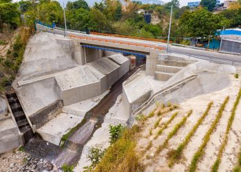 Gobierno entrega nuevo puente en la avenida El Bálsamo, en Soyapango