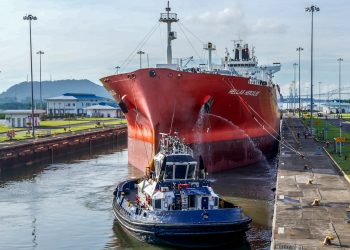 Ante falta de agua, Panamá apuesta por un canal seco para mover carga