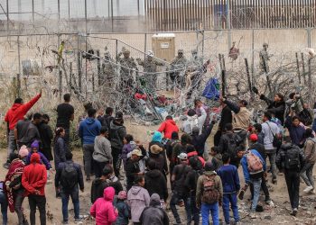 Iowa aprueba ley para detener y deportar a inmigrantes