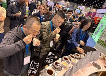 Café El Salvador deleitó a asistentes de feria de Chicago