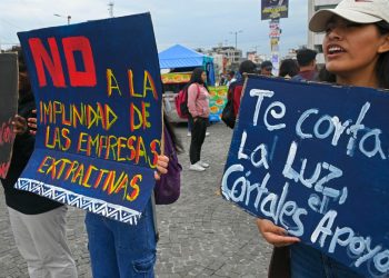 Ecuador suspende labores por dos días por crisis eléctrica