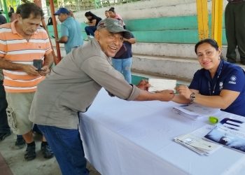 Excombatientes y veteranos reciben apoyo económico