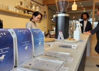 El café salvadoreño expande su auge en nuevas cafeterías de Japón