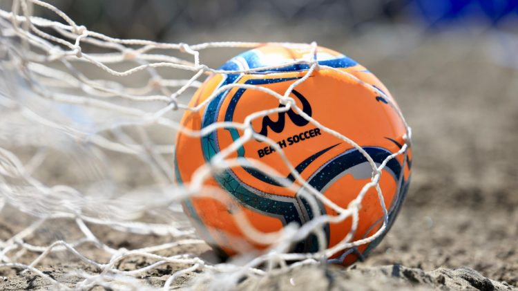 Este sábado llega la Liga de Fútbol Playa a Garita Palmera: Fotos: Indes.