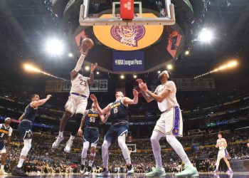 Lakers logran primer triunfo ante Denver y siguen con vida en playoffs