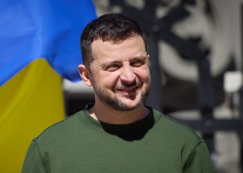 Zelensky y jefe de OTAN se reúnen para discutir ayuda a Ucrania