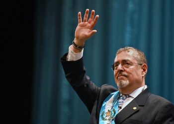 Corte Suprema rechaza quitar inmunidad al presidente de Guatemala