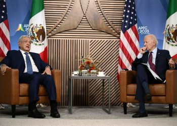 EE.UU. y México acuerdan aumentar las deportaciones de migrantes