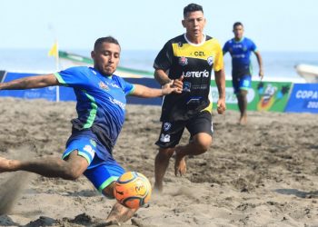 Frank Velásquez lidera a Barra de Santiago