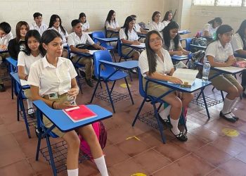 Entregan nuevo mobiliario a Instituto Nacional de Osicala, Morazán