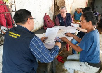 La PGR apoya a familia para cumplirle el derecho a la identidad en Santa Ana