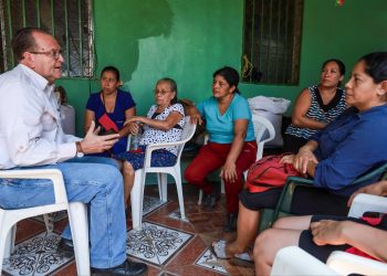 El Centa apoya a familias que viven cerca del lago de Coatepeque