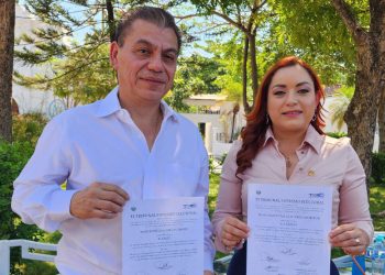 Entregan credenciales a alcaldes y sus concejos de la zona oriental