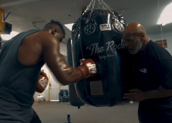 Documental sobre Mike Tyson en el que trabajo un salvadoreño será condecorado en los Webby Awards 2024