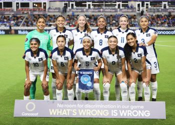 Éric Acuña, técnico de la selección femenina: «Queremos jugar dos veces aquí»