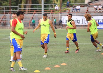 Ministro de trabajo, Rolando Castro habló de las acciones que tomarán en el caso del fútbol profesional