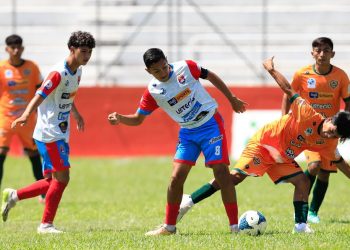 San Miguel domestica a los pumas en el Barraza