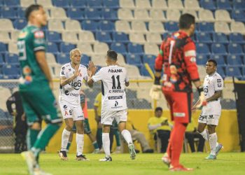 Alianza quemó al Dragón con media docena de goles