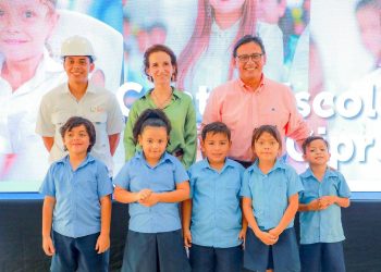 Firman carta de compromiso para la reconstrucción de cinco escuelas públicas