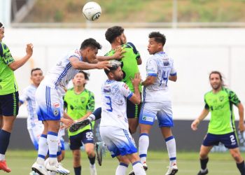 Los pericos de Santa Tecla rescatan un punto en el último aleteo