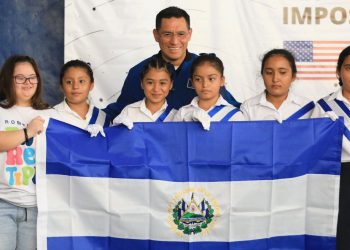 Frank Rubio agradece el apoyo y hospitalidad de El Salvador durante su regreso