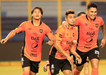 Águila sacó la casta de campeón
