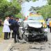 Mujer muere tras impactar su vehículo contra microbús con pasajeros abordando