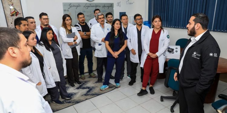 Los participantes son médicos residentes de las especialidades de Cirugía y Ginecología. Foto: Minsal.