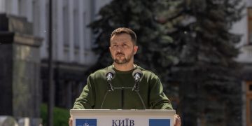 Rusia emite órdenes de búsqueda y captura contra presidente de Ucrania