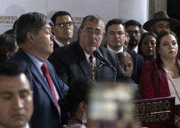 Cambios. El presidente Bernardo Arévalo acudió al congreso y detalló que la reforma impedirá que la fiscalía vuelva a ser utilizada como un arma política por otro Gobierno.  Foto AFP.