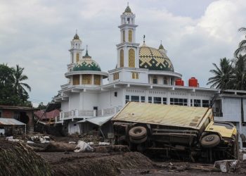 Inundaciones y corrientes de lava fría dejan 41 muertos y 17 desaparecidos en Indonesia
