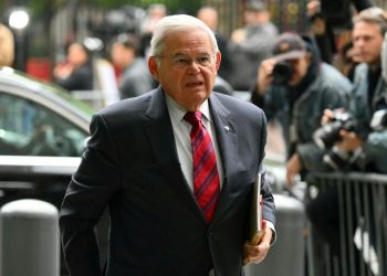 Empieza juicio a poderoso senador de origen cubano Bob Menéndez