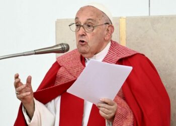 El papa preside un foro sobre la paz en la ciudad italiana de Verona
