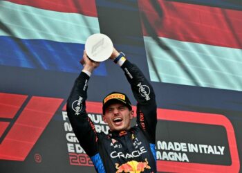 Verstappen resiste a Norris y firma otra victoria en Emilia-Romaña