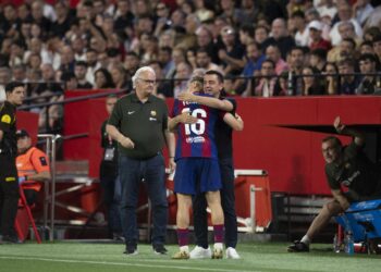 Xavi se despide del Barça con un triunfo en Sevilla en el cierre de la Liga