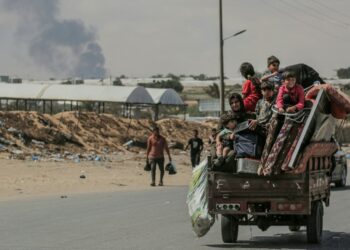 Israel intensifica ofensiva en Rafah tras tomar estratégico corredor entre Gaza y Egipto