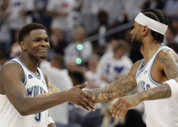 Los Timberwolves humillan a Denver y fuerzan el séptimo partido